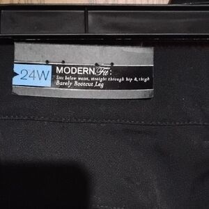 Apt. 9 Women’s Barely Bootcut Pants in Black